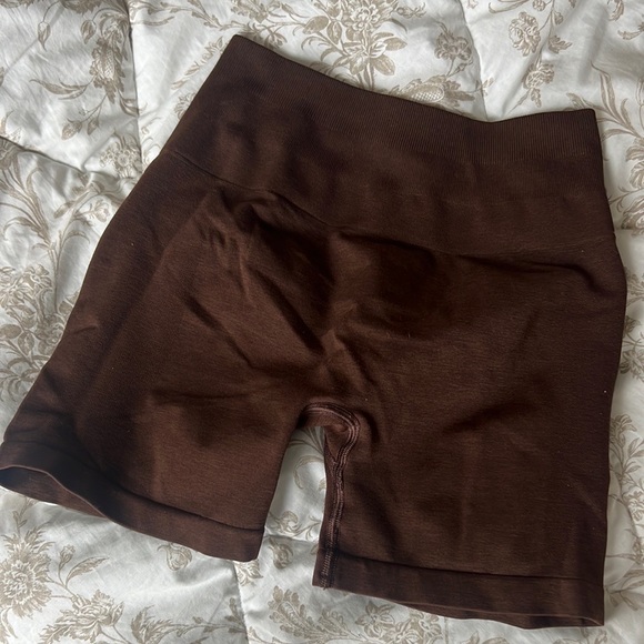 Alphalete amplify shorts - Picture 3 of 6